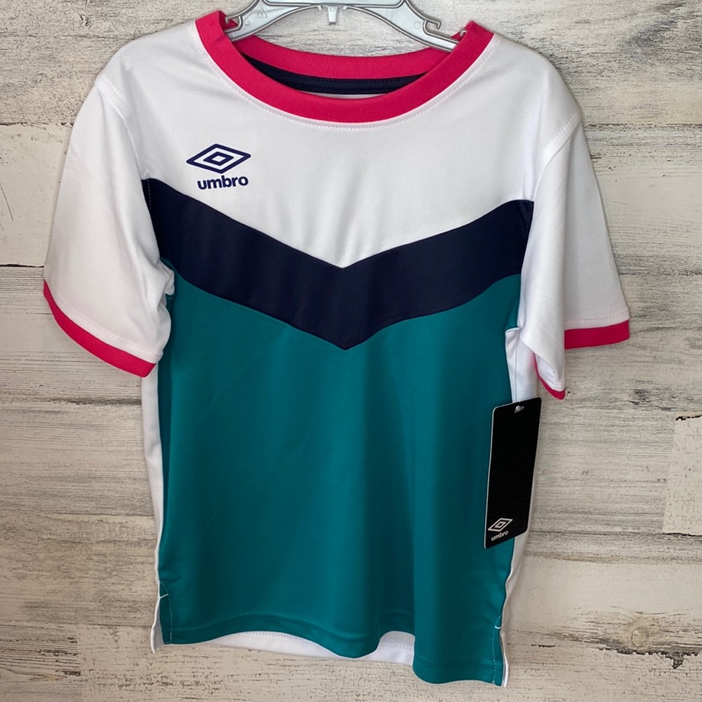Umbro Boys Active Shirt Size S NEW
